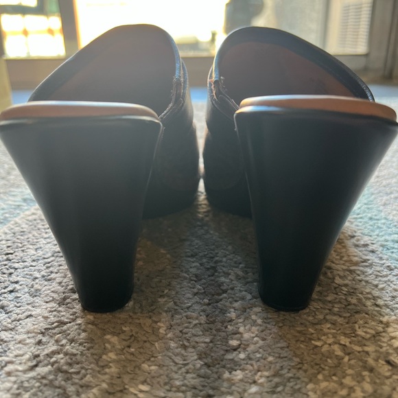 Woman’s Sofft choc leopard heels - Picture 3 of 6